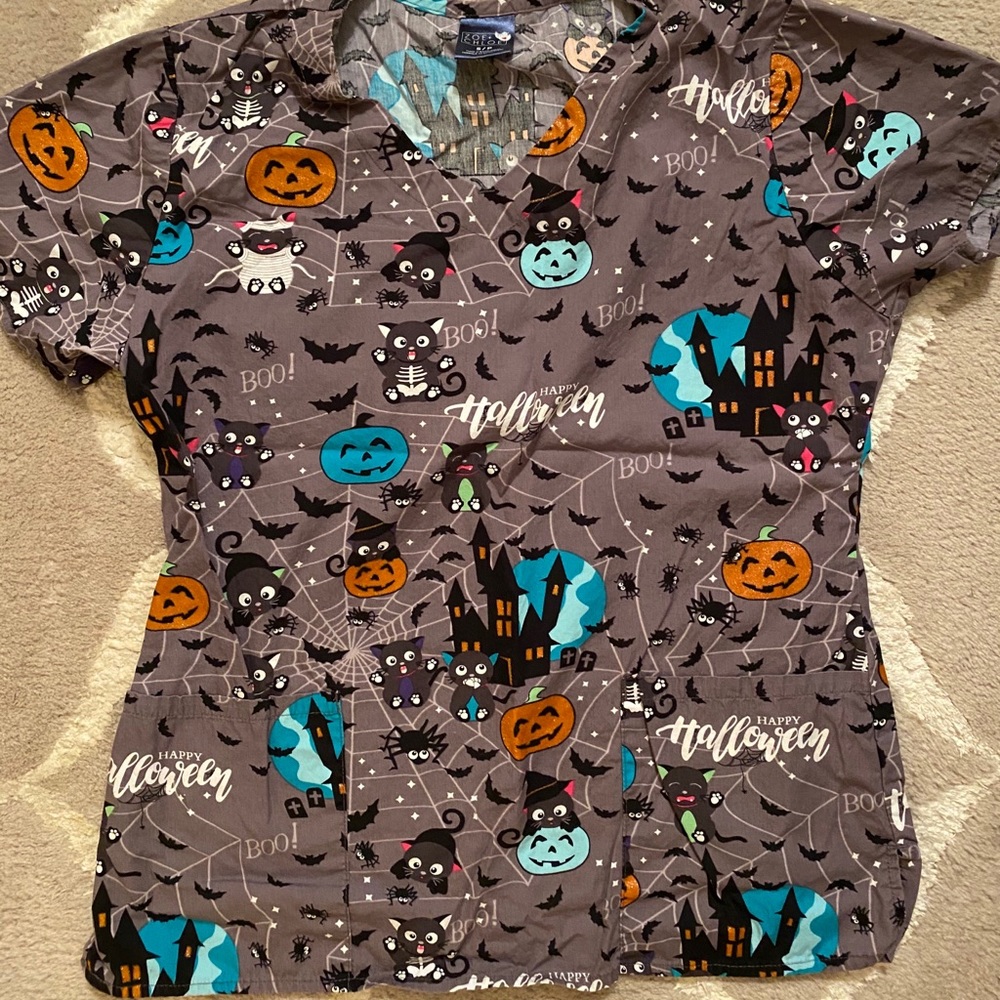 Zoe and Chloe scrub top size small